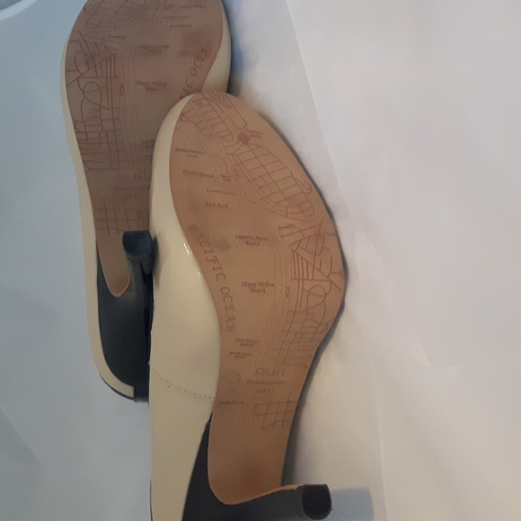 Auri Italian Leather Size 41 Nude Black Patent Leather Heels - Picture 4 of 8